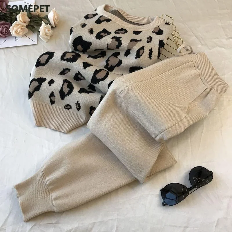 Women's Two-piece Casual Knitted Short-sleeved Pants Spring and Summer Printed Beaded Pullover + Double Pocket Lace Pants Women